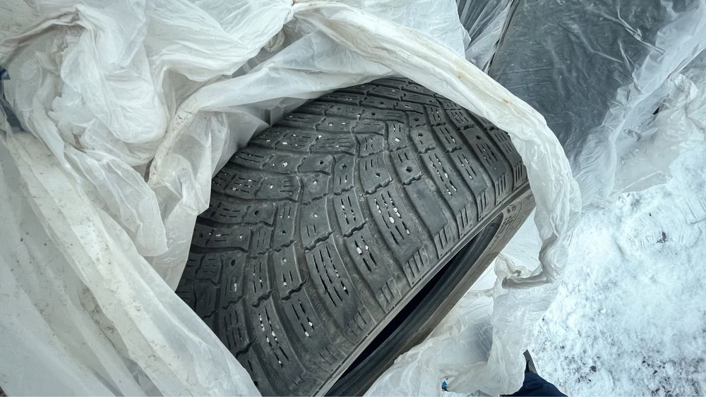 Продам шины зимние 16