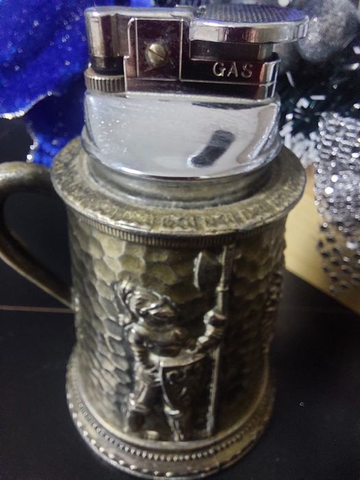 Brichetă și scrumiera de masa vintage