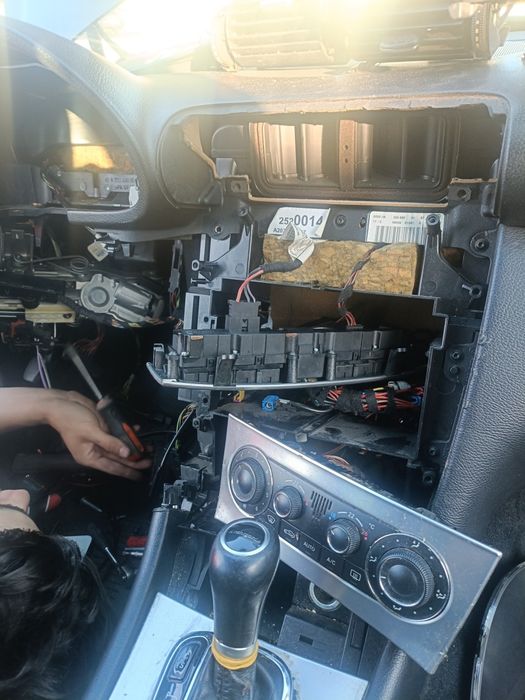 Electrician auto mecanic auto la domiciliu