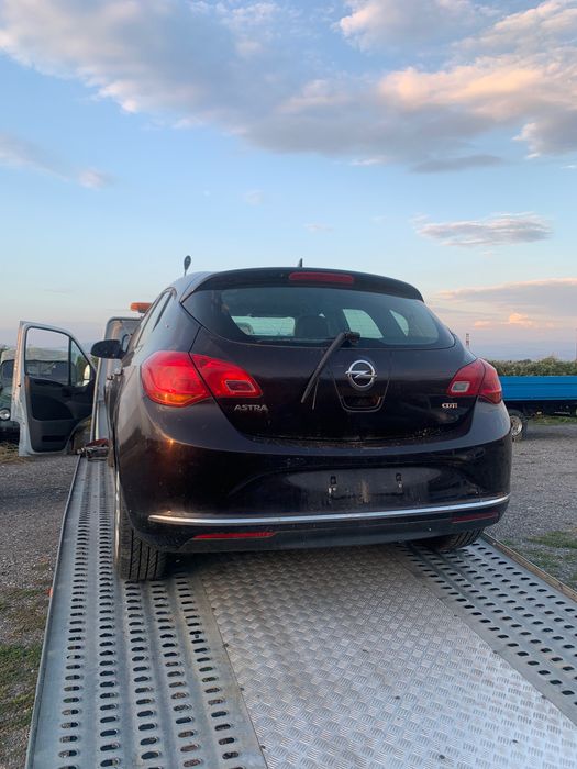 Opel Astra 1.7cdti 6скорости 2014г