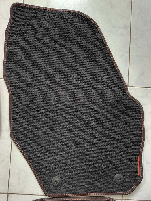 Текстилни стелки за Volvo XC60