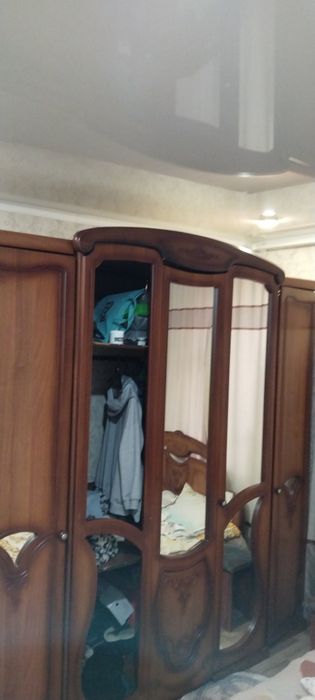Продам спальный гарнитур