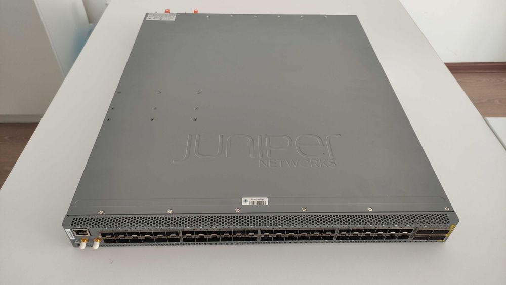Коммутатор Juniper QFX5110-48S-AFO-T