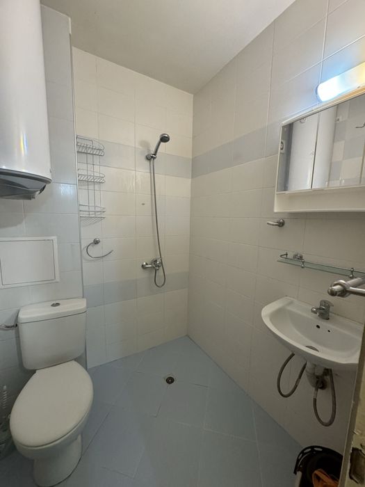 Дава се под наем Двустаен апартамент в Елин Пелин - 60 кв.м за 306 € - Снимка #3