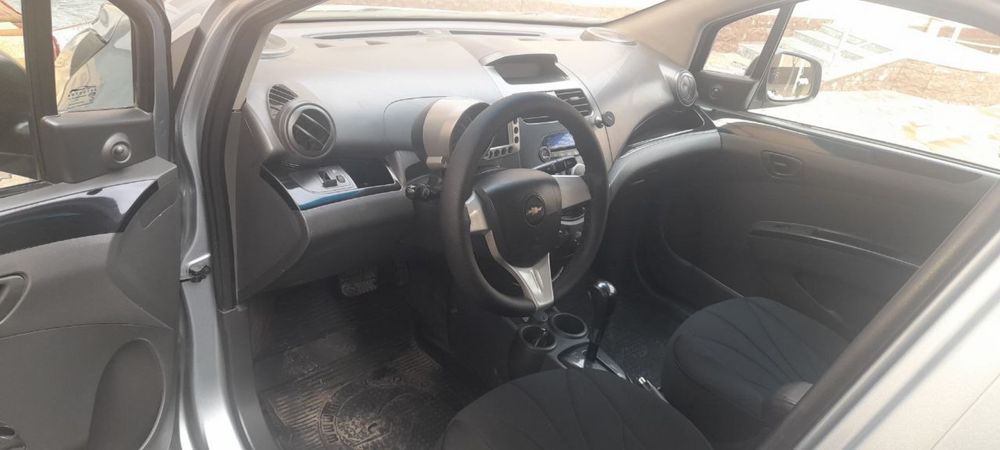 продается спарк хорошая машина для езды по городу