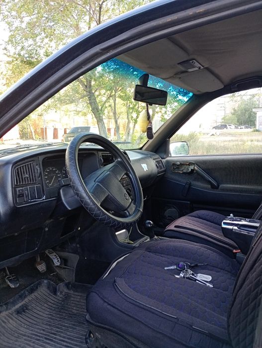 Автомобиль Пассат Б3 1,8 моно.1989г.