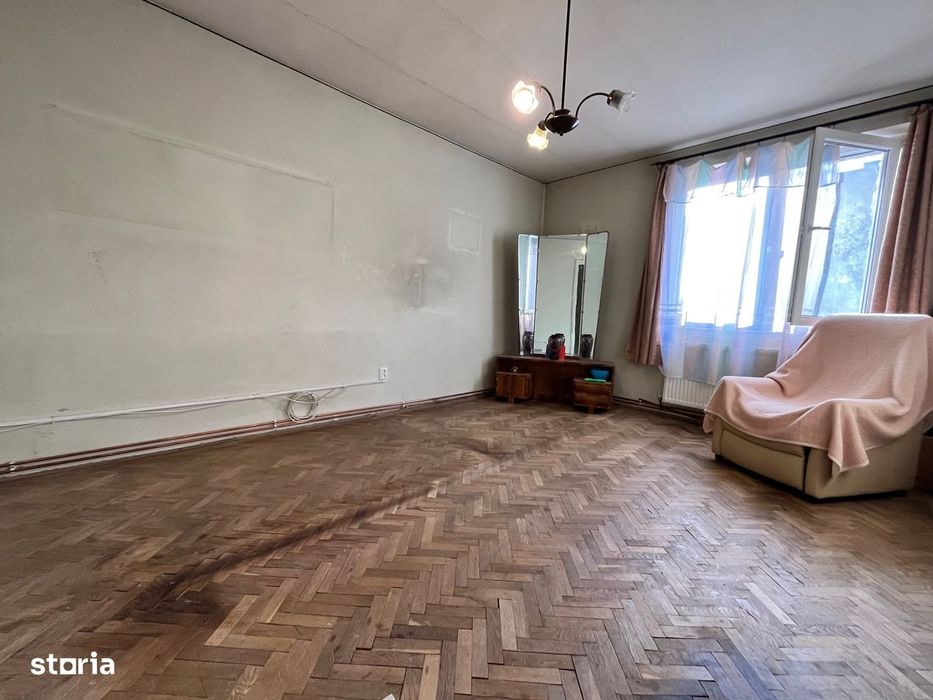 Apartament cu 3 camere, locatie deosebita, zona Spitalul Judetean.