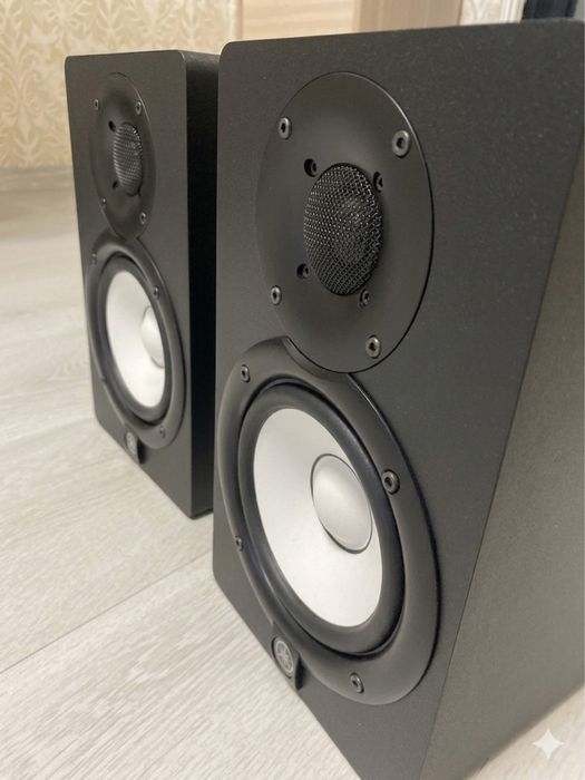 Продам студийные мониторы Yamaha HS5 (динамики)