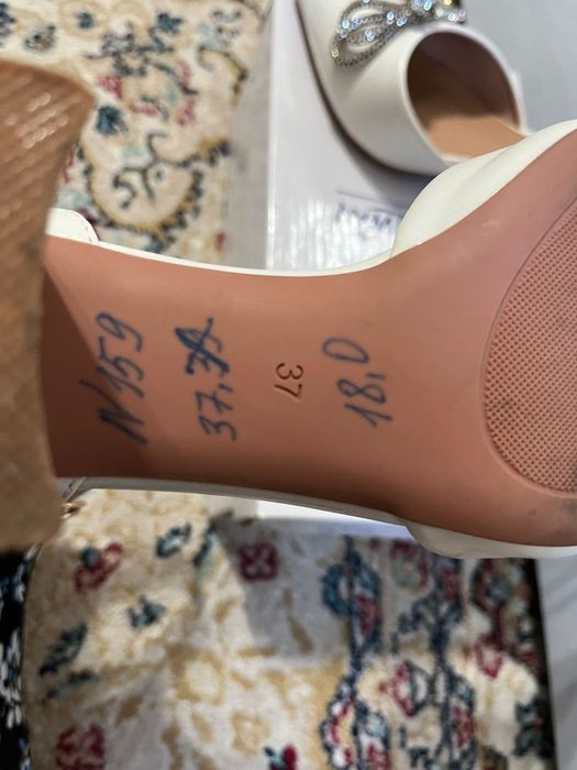 Продам туфли женские.