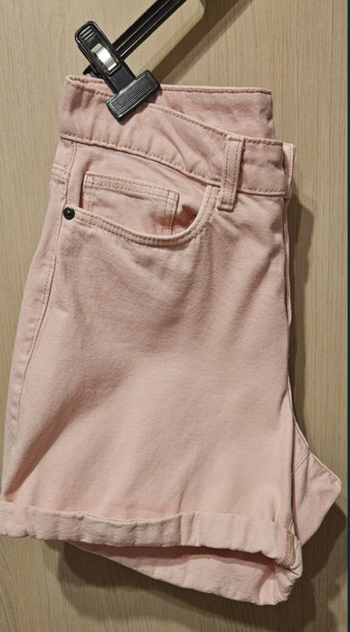 Pantaloni scurti pentru dama