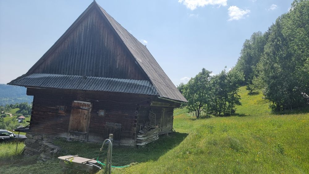 Vând două grajduri/cabane/magazii demontabile – ideal pentru relocare!