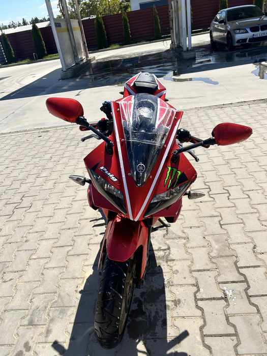 Yamaha YZF-125 Roșu