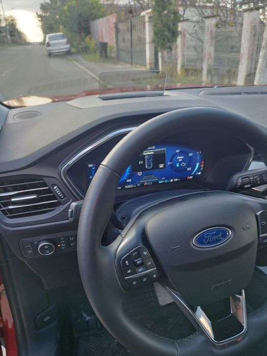 Ford Kuga Titanium x 225CP plug in hibrid