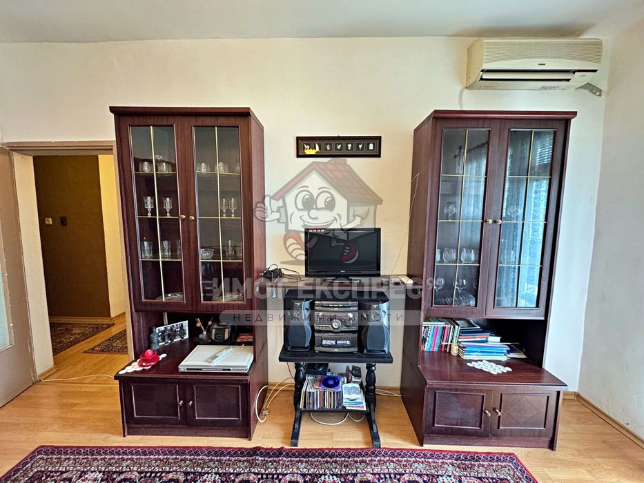 Многостаен апартамент, с изба, до планината, кв.Изток