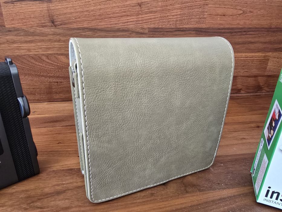 Калъф за инстантен фотоапарат Instax Wide Evo