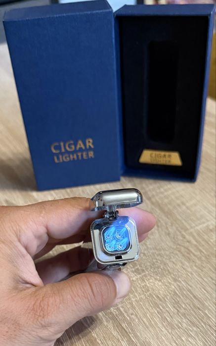 Газова ветроупорна метална запалка, за подарък.