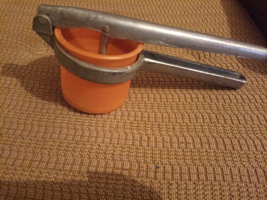 Ръчна кухненска преса от социализма