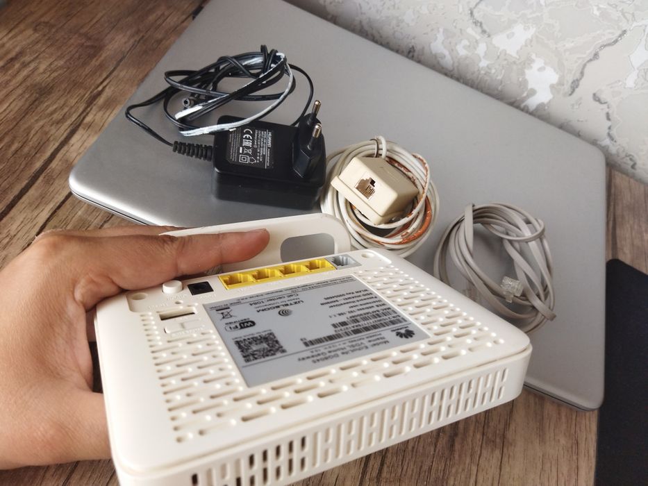 Wi-Fi router Huawei (UZTELECOM)