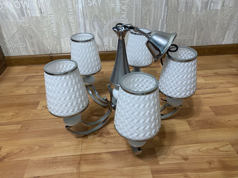 Люстра в комнату