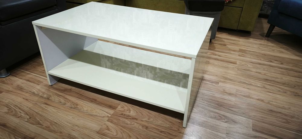 Продаю кресло и стол