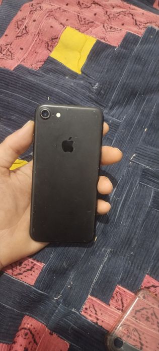 Айфон 7  32 гиг продам