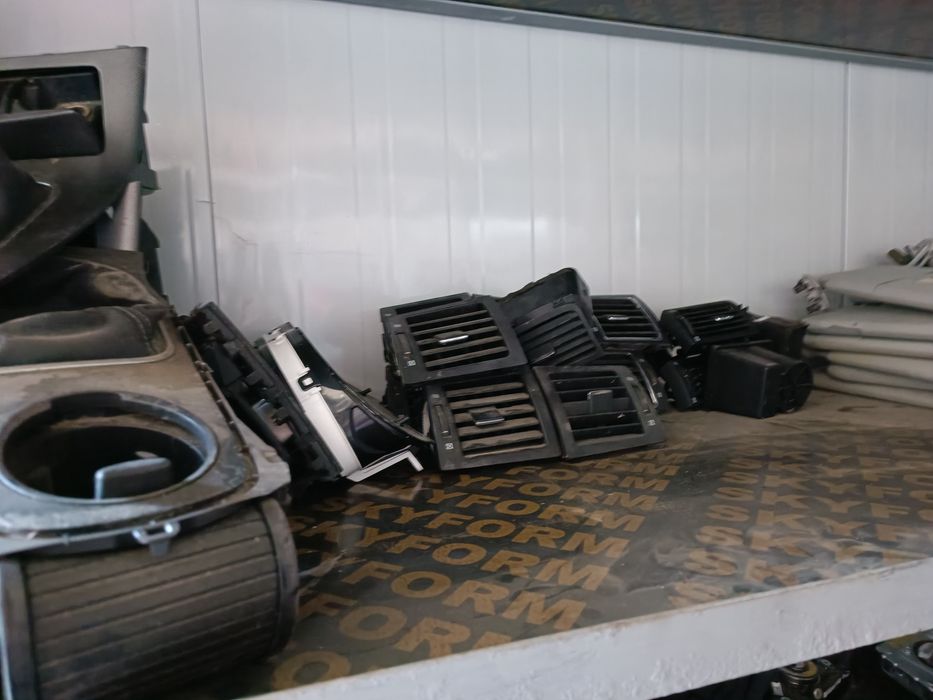 Части за тойота  Авенсис Аурис Рав4 Корола версо Ярис