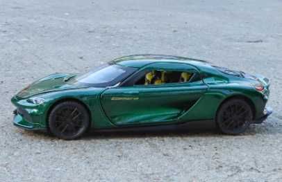 Метални колички: Koenigsegg Gemera 1:32 – умален модел хиперкола