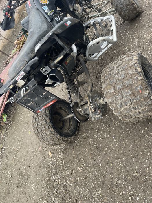 Vând ATV -ul în regulă cu acte