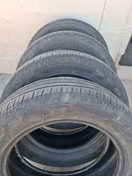 Продам шину. 225/60/18 пирелли