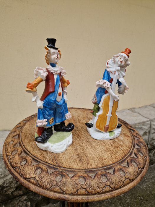 Чифт прекрасни антикварни колекционерски порцеланови фигури статуетки