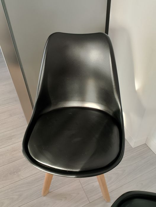 Vând set două scaune