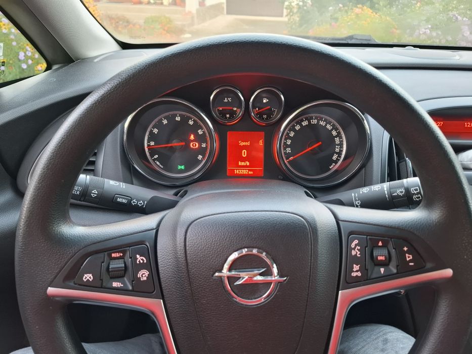Opel Astra J 1.4 benzină | 2014 | 143.000 km | Euro 5 | Manuală