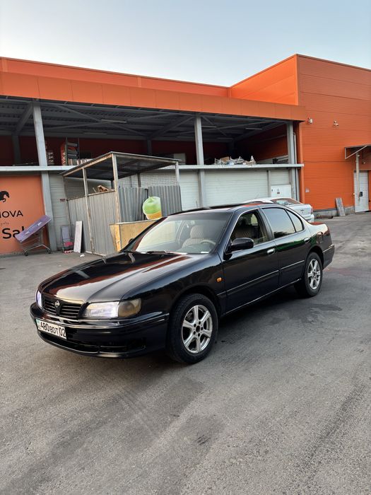 Nissan Maxima a32.