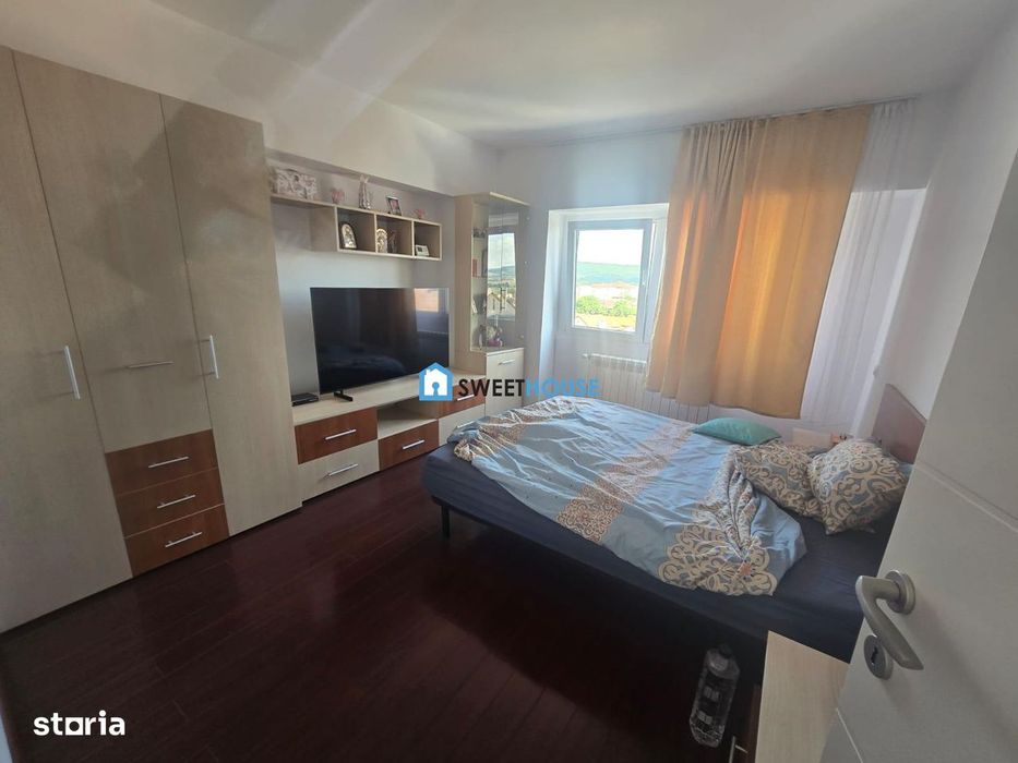 Apartament cu trei camere renovat zona Campului