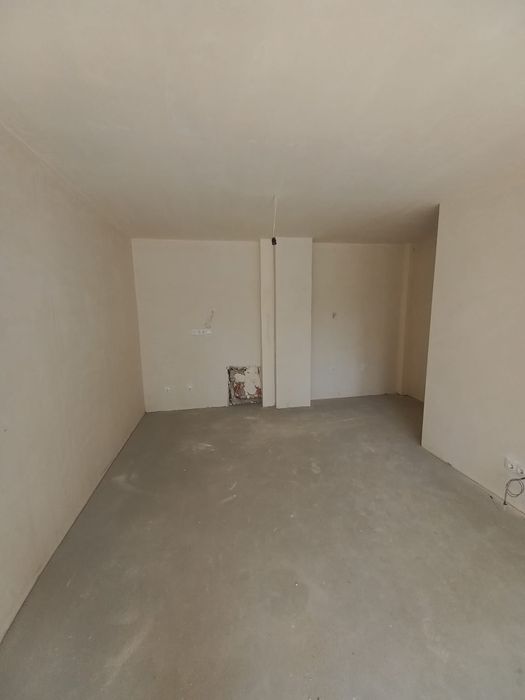 Продава се Тристаен апартамент в Варна, Възраждане 1 - 82 кв.м за 2153 €/кв.м - Снимка #1