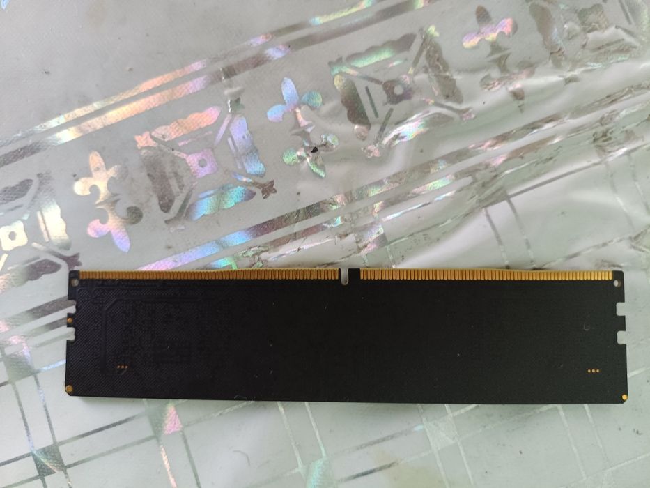 Продаю ddr5 8 гб. Для ПК