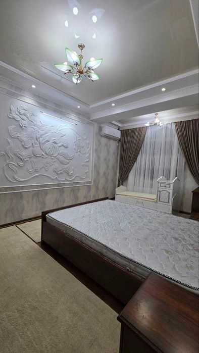 7 хоналик квартира  Рудакий кучасида жойлашган