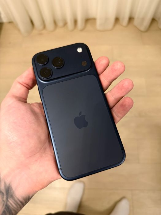 iPhone 17 pro max 256gb deep blue