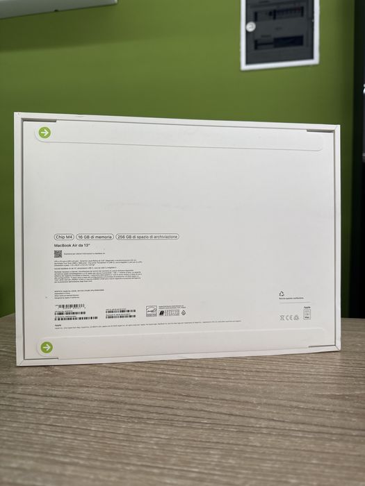 Macbook Air 13-inch M4 256gb/16gb ram Sky