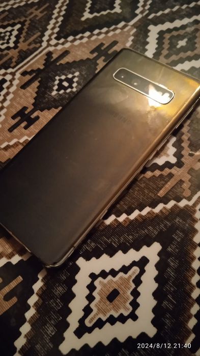 Продам самсунг галакси с10