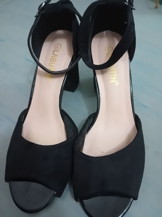 Чёрные замшивые женские туфли/каблуки