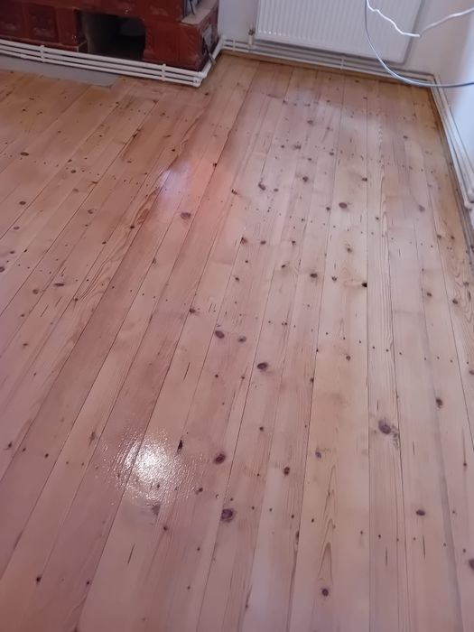 Raschetare slefuire parchet lemn