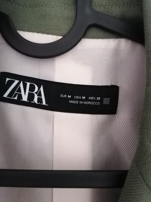 Розов костюм от Бершка, зелен от Зара с примес на лен