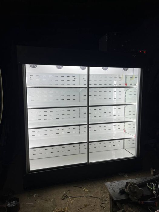 Vitrina xaladinik yangi