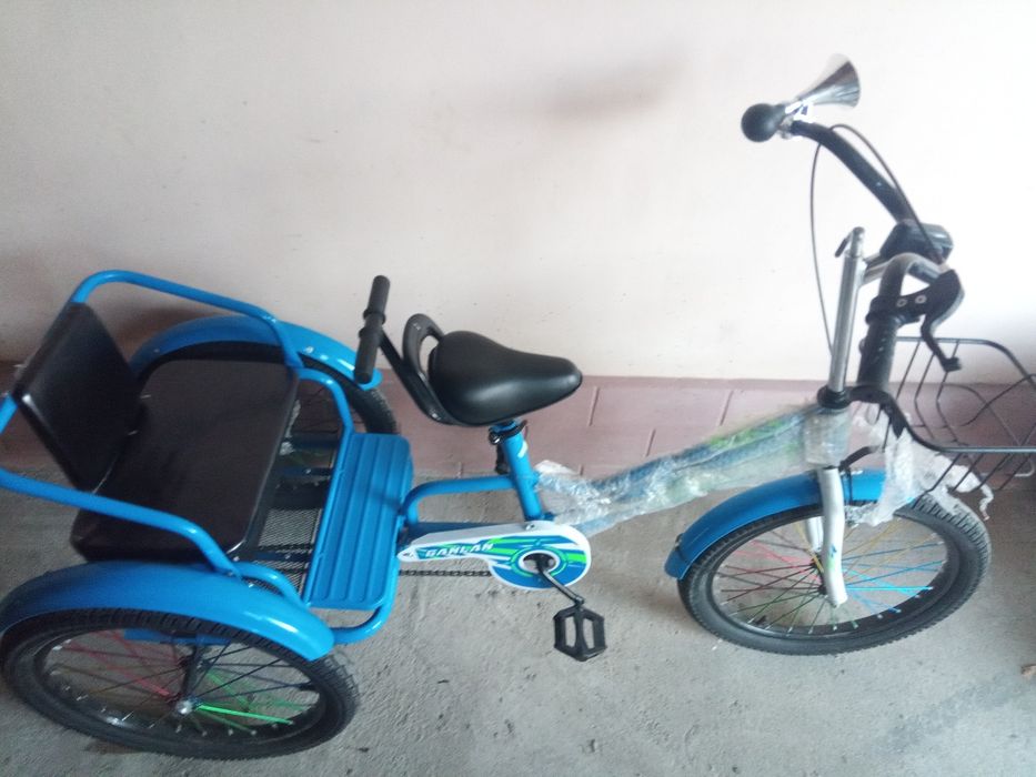 Velosiped 3 gildirakli sotiladi galuboy va malina rangi bor