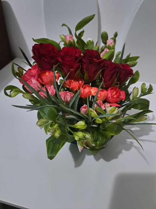 Realizez aranjamente pt evenimente speciale sau pt firme