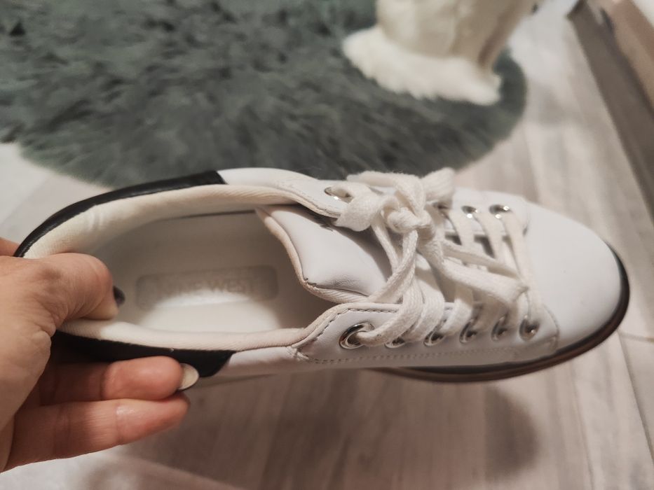 Дамски спортни обувки  Nine West