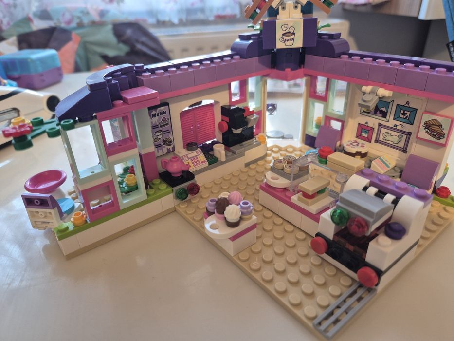 Lego Friends Cafeneau de arta a Emei, 378 piese,  cod 41336