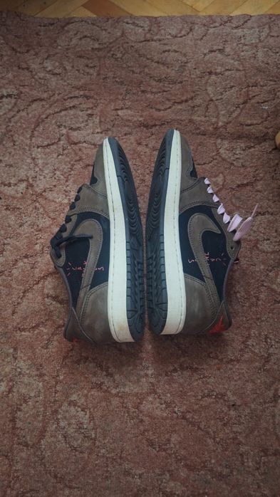 Jordan 1 Low Mocha x Travis Scott
