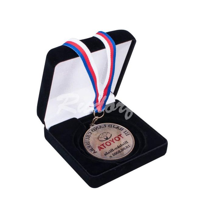 Cutii din catifea pentru medalii